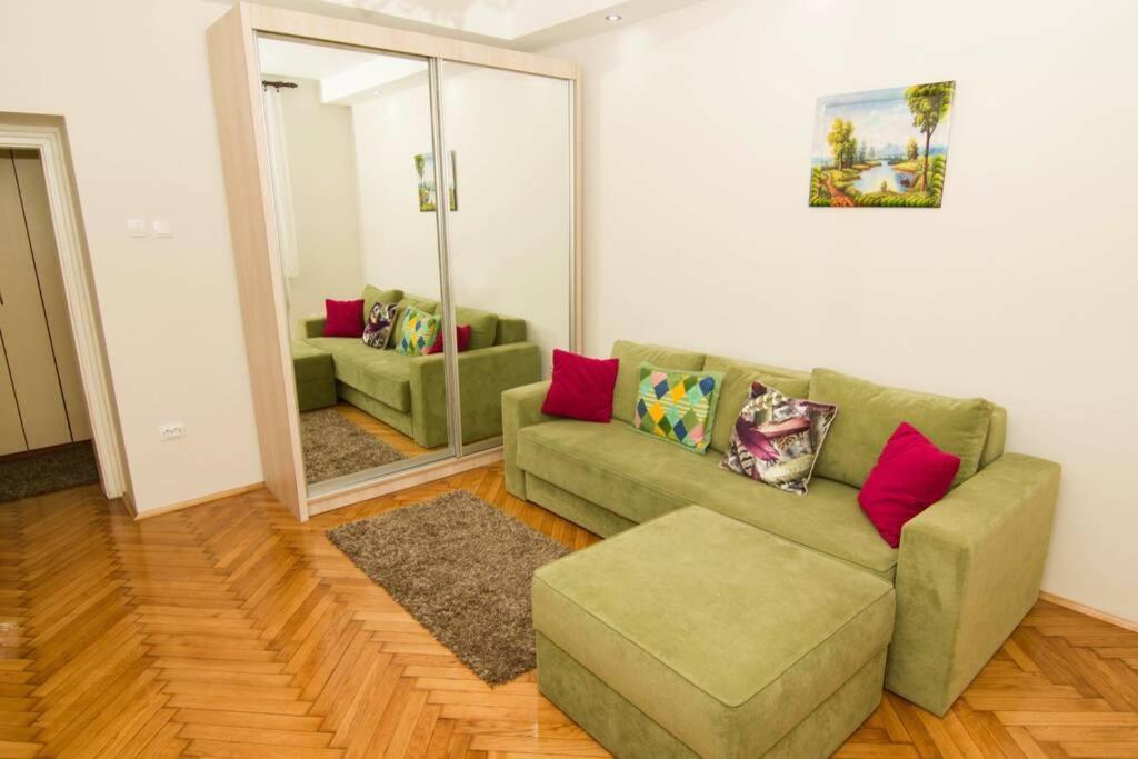 See U In Belgrade Exterior photo