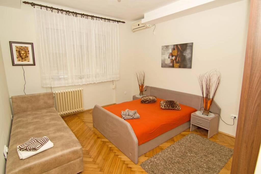 See U In Belgrade Exterior photo